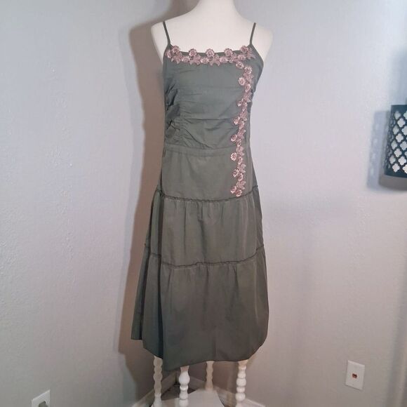 Lizi Olive Green Dress with Floral Embroidery Sizs XL - Picture 2 of 10
